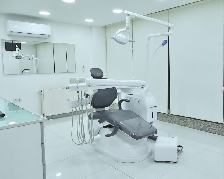 Kadıköy Diş Kliniği – Loyal Clinic